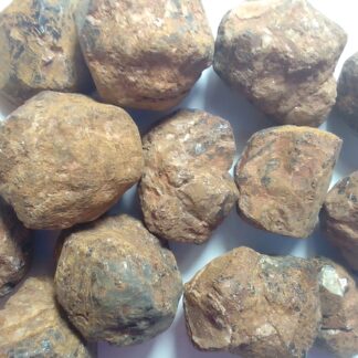 Garnet Med Rough Stone 1 - 2 cm B grade