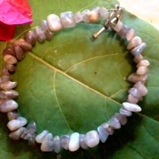 Purchase labradorite chip stone bracelet