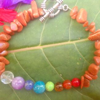 Draw abundance with this chakra and goldstone bracelet