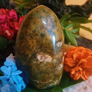 Selling this green opal stone