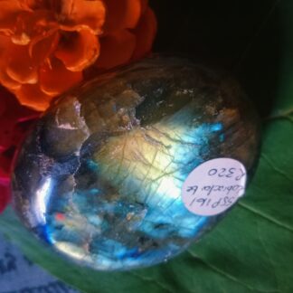 Stunning labradorite